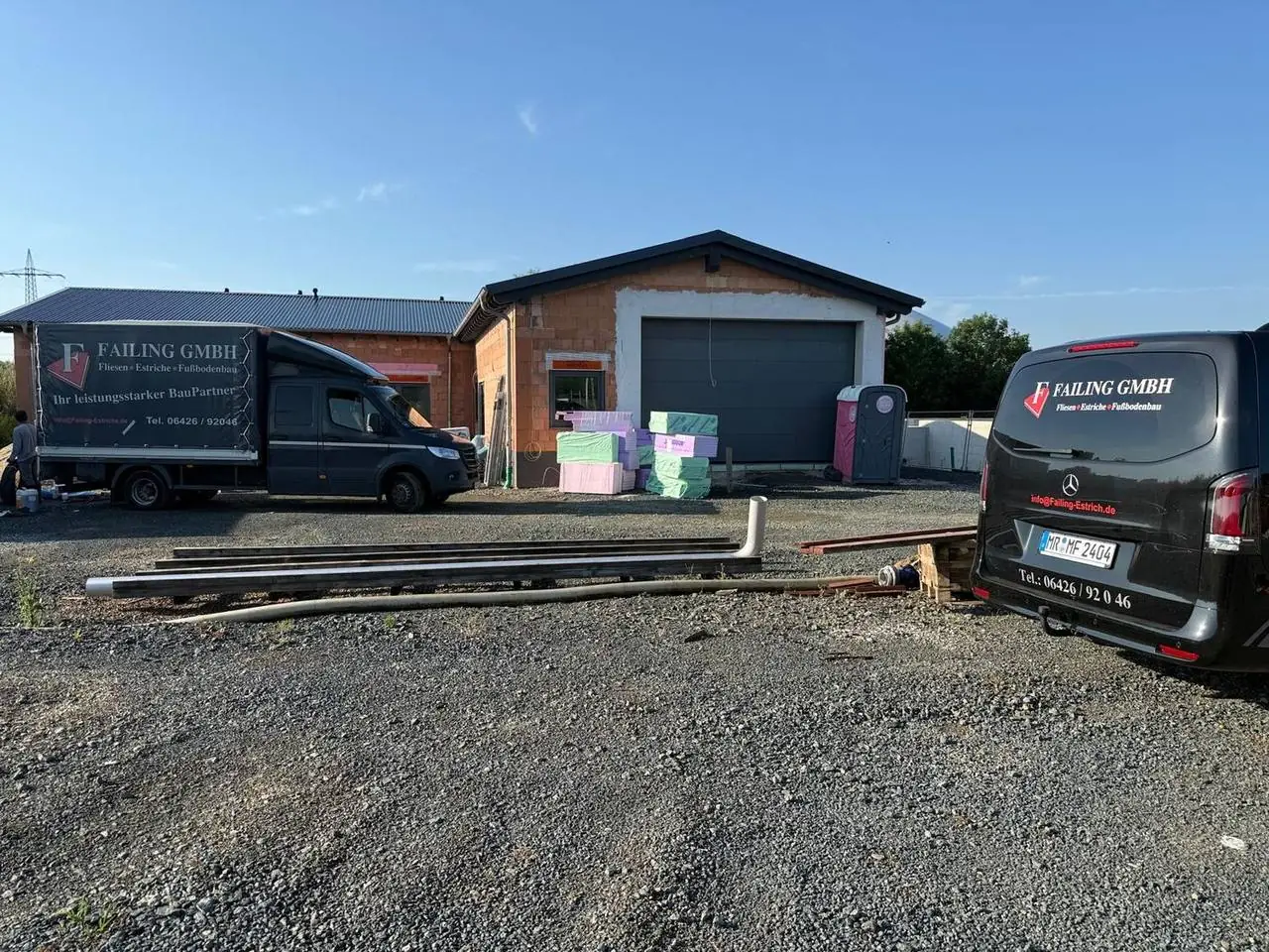 Neubau mit Doppelgarage vor dem Estricheinbau