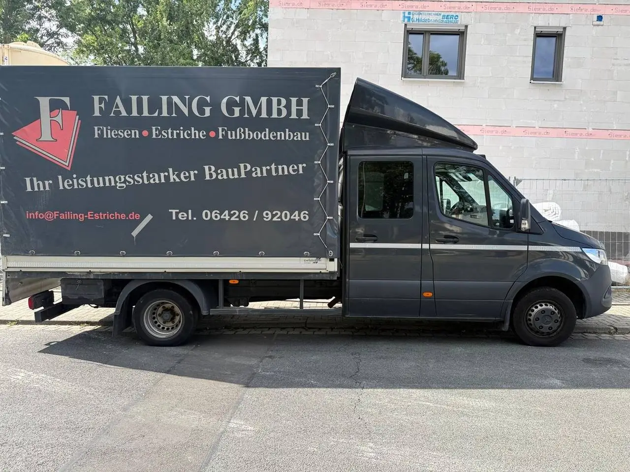 Pritschenwagen der Failing GmbH mit Plane